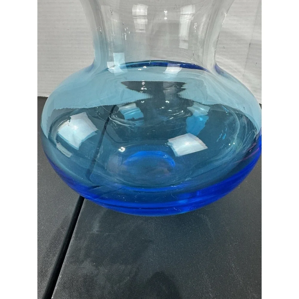 Beautiful Hand Blown Blue Glass Vase Vintage Heavy Medium‎ Sized